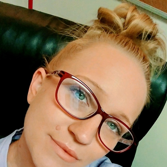 Meet your Posher, Rachel - Picture 1 of 1